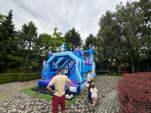 Zjeżdżalnia Kraina Lodu – zdjęcie z imprezy HappyHopp